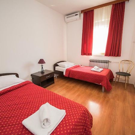 Hotel Lafodija à Međugorje Extérieur photo